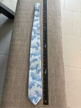 Art And Soul Light Blue and White Fish Pattern Silk Tie